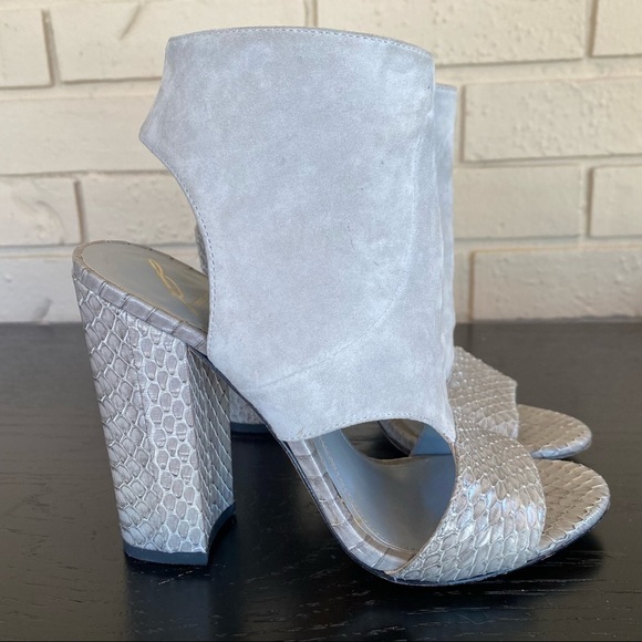 BRIAN ATWOOD GRAY SUEDE & SNAKESKIN SANDALS HEELS BOOTIE MODERN MINT SIZE 5.5 - Picture 1 of 7